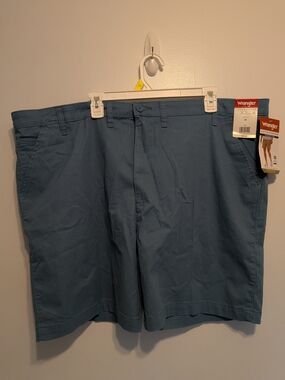 Wrangler Men's Slate Blue Flat Front Shorts